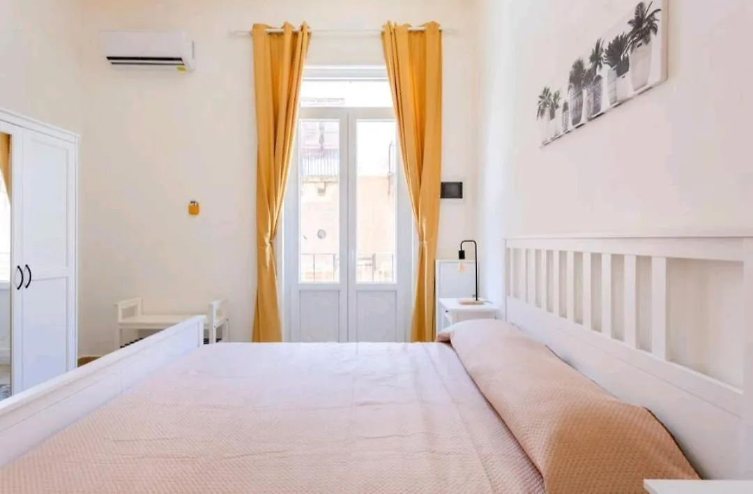 Holiday home Merlo House - Inside The Historical Center Palermo