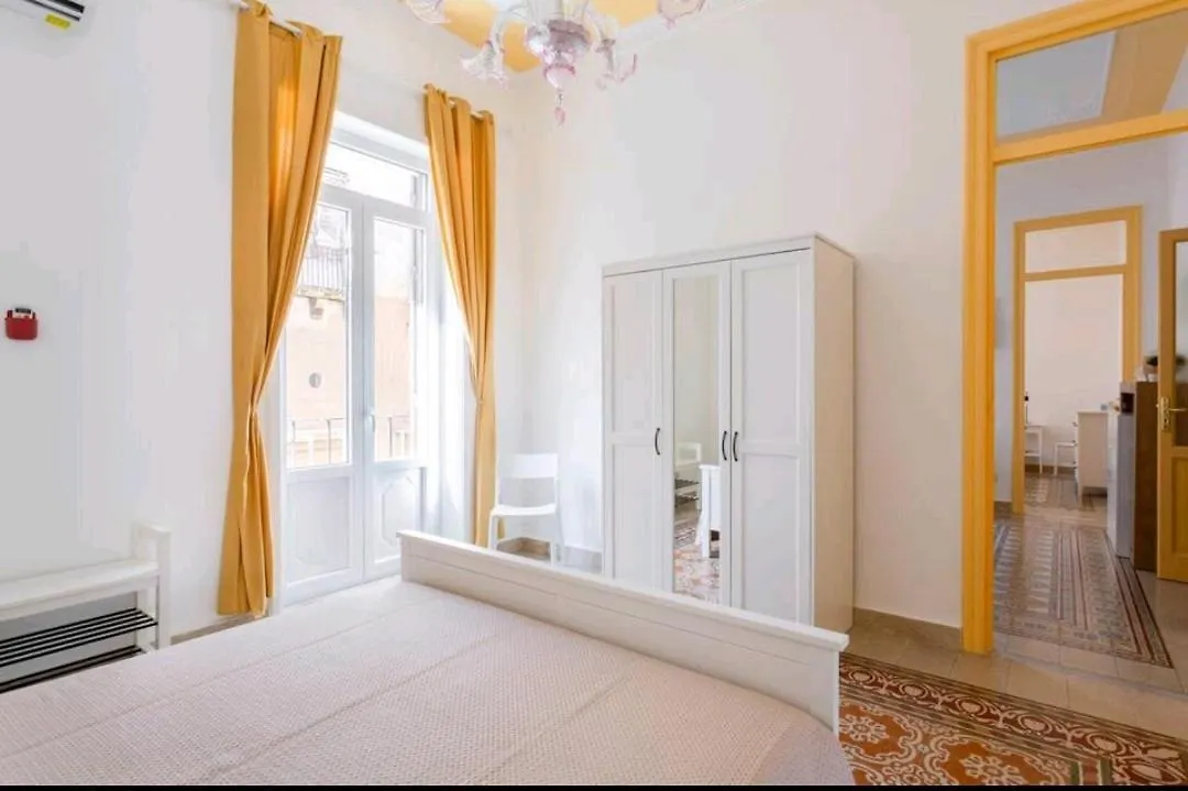 Merlo House - Inside The Historical Center Palermo Italy